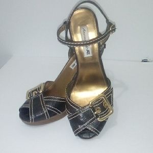 American Eagle brown heels